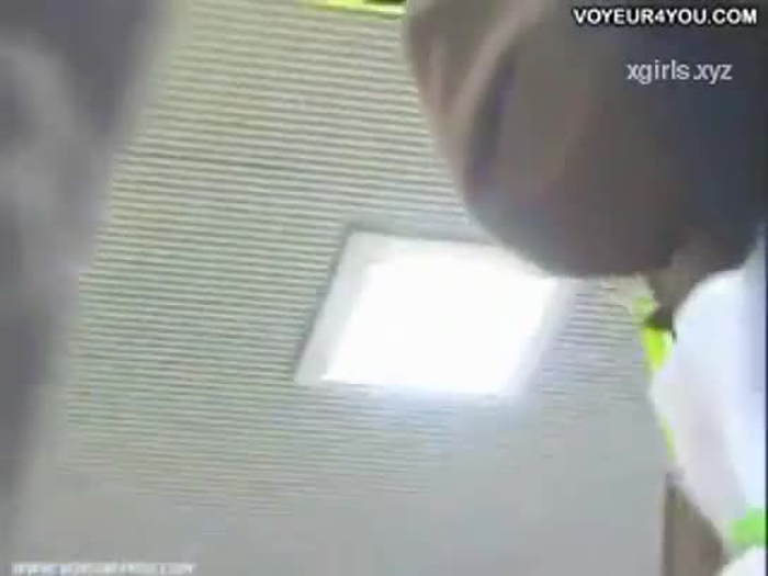 【盗撮動画】稀に見る直下アングルで制服JK制服の可愛すぎるプリント綿Pを激撮大成功！
