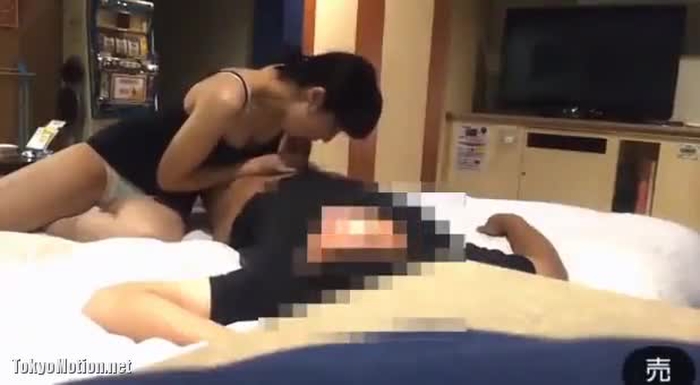 スマホ個人撮影 人妻さんかな？？大卒のスレンダー部下とホテルでイチャフェラ撮り。