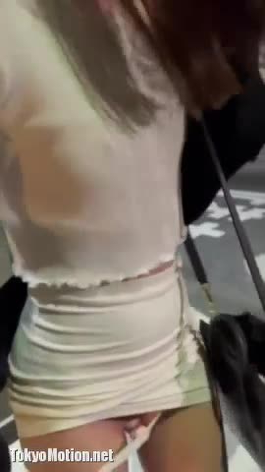 スマホ個人撮影 乳首もビンビンw 路上でバイブを挿れられて感じまくりなスレンダー女子ww