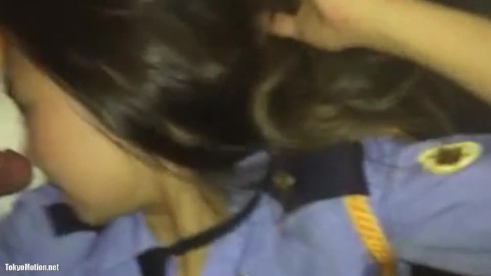 スマホ個人撮影 照れる表情が可愛い♪婦警コスをしたギャル彼女のソフトバキュームフェラ撮り…！！