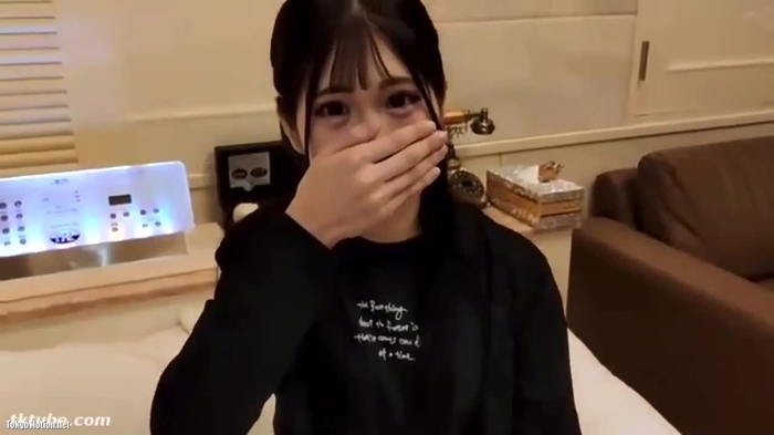 スマホ個人撮影 ペットショップで働く清楚系のパイパン美女とハメ撮り→中出し2発!!