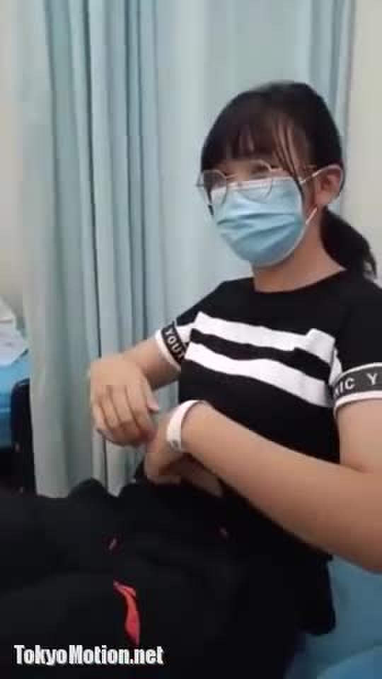 スマホ個人撮影 ガチか！？診察を受けにきたJDっぽい眼鏡女子をこっそり撮影…！！