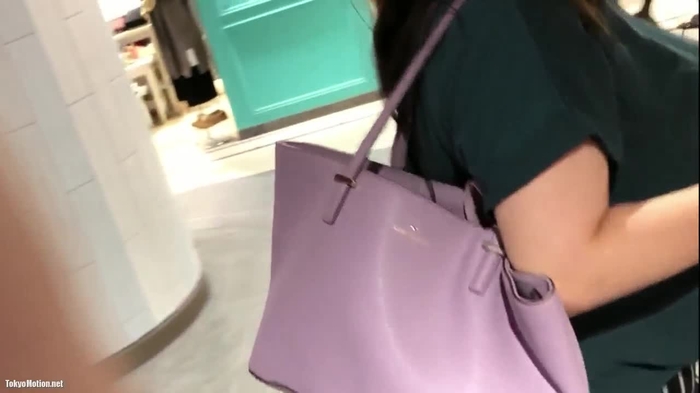 スマホ個人撮影 道歩いてた爆乳OLの豊満な乳揺れっぷりをこっそり隠し撮り盗撮…！！