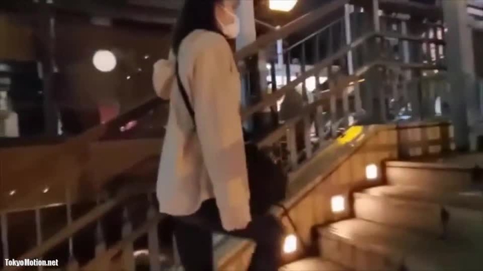 スマホ個人撮影 敏感な美乳の美人カフェ店員とピクピク絶頂ハメ撮り→中出し！