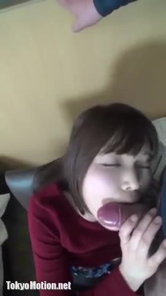 スマホ個人撮影 美味しそうに間男チ●ポにむしゃぶりつく美人若妻のフェラ撮り、、！