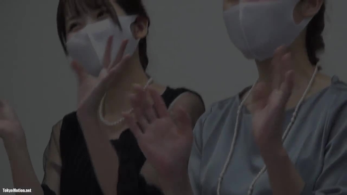 スマホ個人撮影 結婚式で受付お姉さんの胸チラ＆パンチラをがっつり盗撮、さらにお着替えも。。