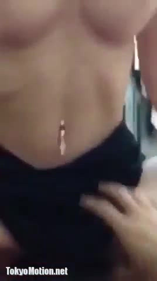 スマホ個人撮影 激しい騎乗位SEXが気持ち良さそうな美巨乳×パイパンのへそピギャル！！