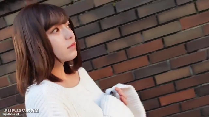 スマホ個人撮影 女子アナ志望の愛嬌あるピンク乳首×美肌JDと紅葉デート→少毛美マンに中出し！
