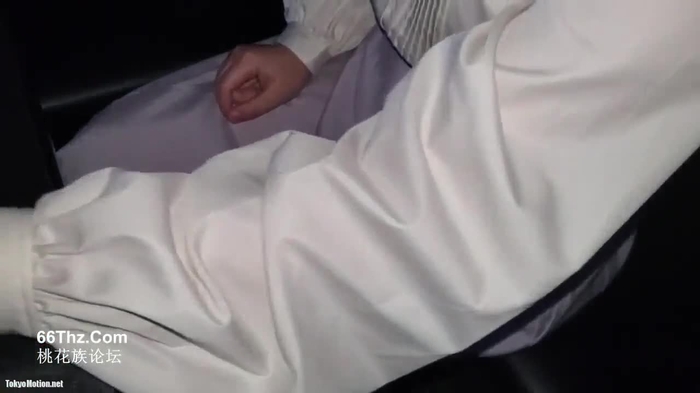 スマホ個人撮影 カラオケでパイパン娘と3Pで中出し2連発!!