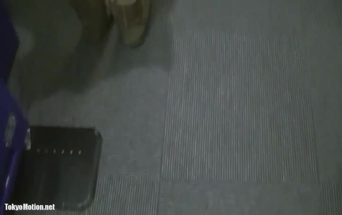 【盗撮動画】変態面接官の犯罪記録映像。就活JDの机下座りパンチラ