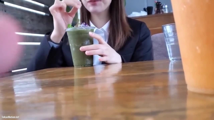 スマホ個人撮影 スレンダー美人な新人営業OL・スーツに射精・玩具挿入電車盗〇・中出し!! 見応えたっぷり♪