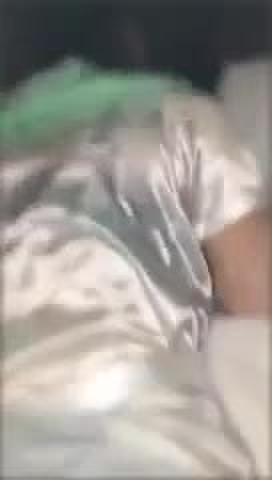 スマホ個人撮影 バックで突かれてめちゃくちゃ喘ぐJDセフレと着衣ハメ撮り。。。