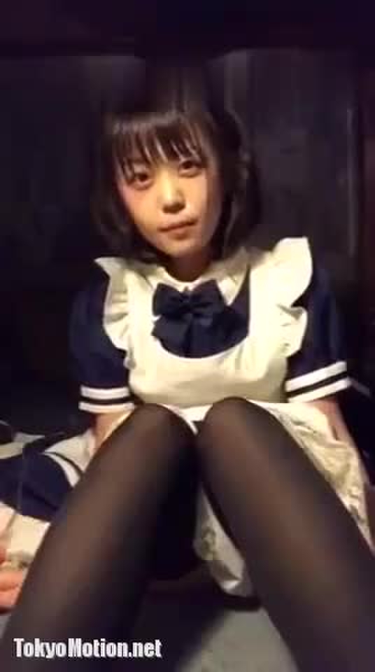 スマホ個人撮影 「イッてごめんなさい…」ご主人様に見せる為にオナニー自撮りする童顔メイドコス娘、、
