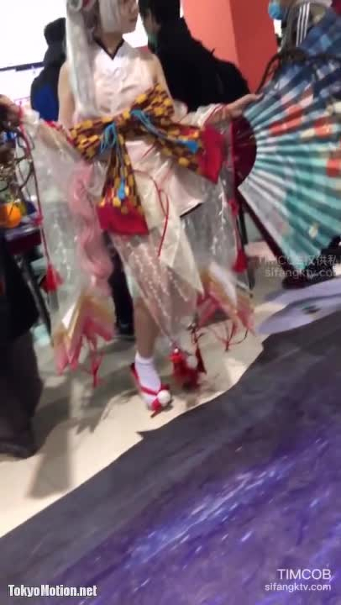 コスプレ逆さ撮り