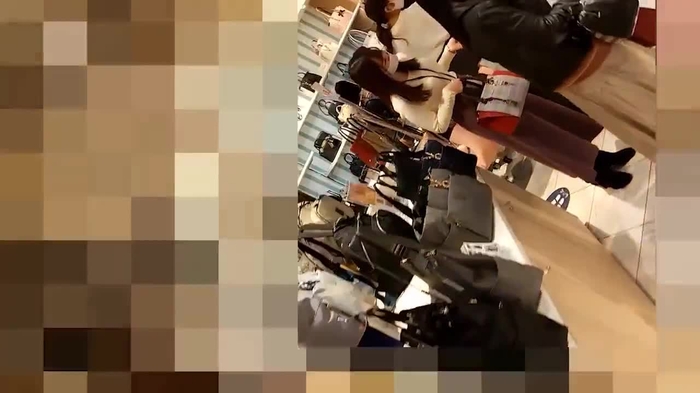 【盗撮動画】生パンモロ見え！ガチモノショップ店員パンチラ！逆さ撮りカメラで無双状態複数名スペシャル