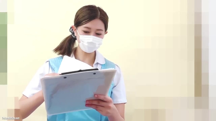 【盗撮動画】仕事中のS級美人歯科衛生士の白＋ドット柄パンティ！変態院長の秘蔵パンチラ映像が流出