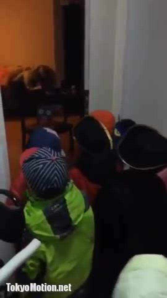 胸チラ盗撮