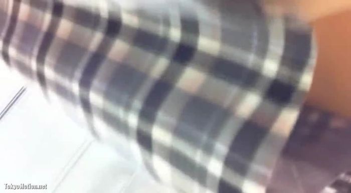 【盗撮動画】上玉美人なショップ店員オンリー！逆さとしゃがみでパンチラ攻略する有能な男撮影のパンチラ動画