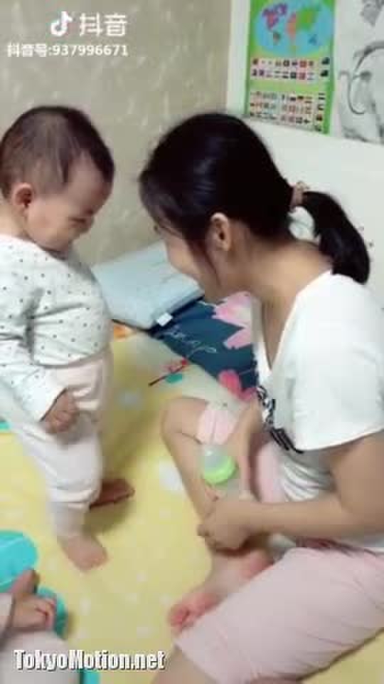 胸チラ 2