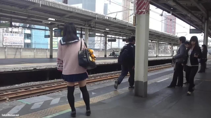 【盗撮動画】撮り師「こういう普通っぽいJKのパンツが”1番美味しい”んだよw」⇒ 全パンチラマニアが賛同した動画がこちらww