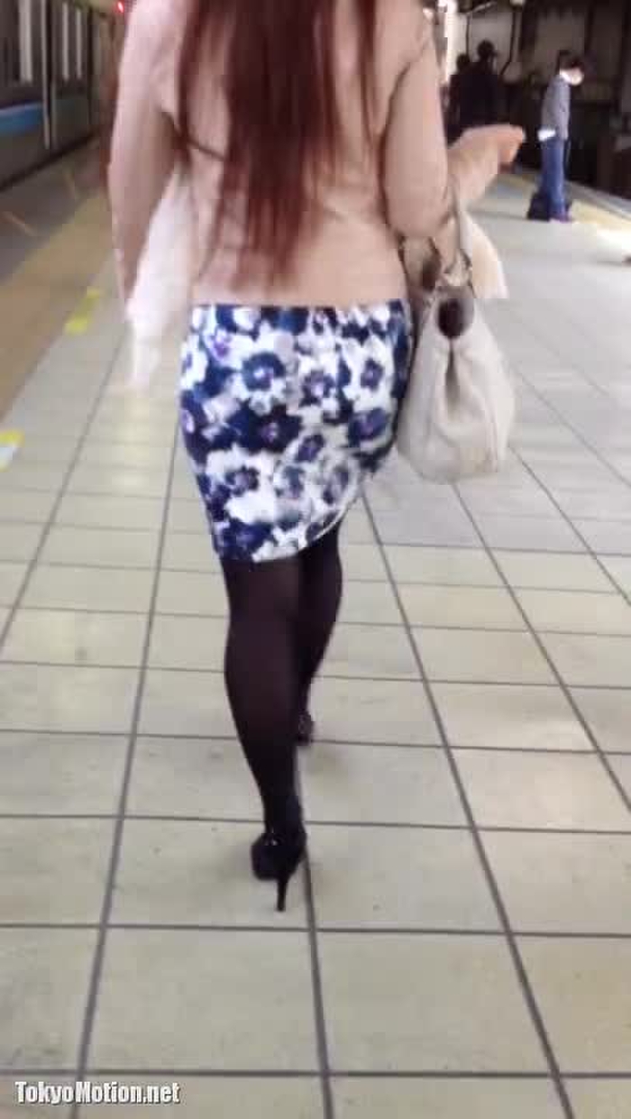 盗撮 街撮り 【電車対面】ヤバすぎ黒タイツ美脚-2