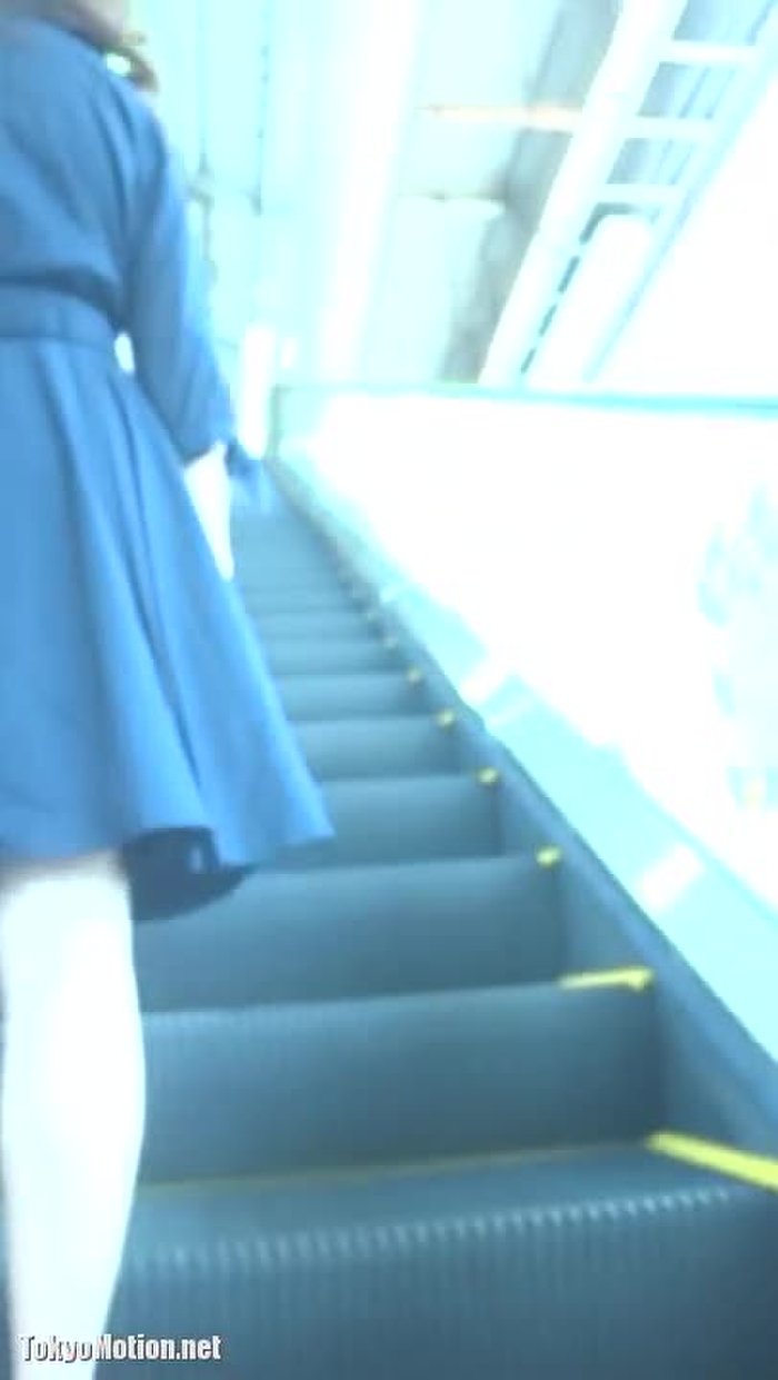 お姉さん逆さ撮り12