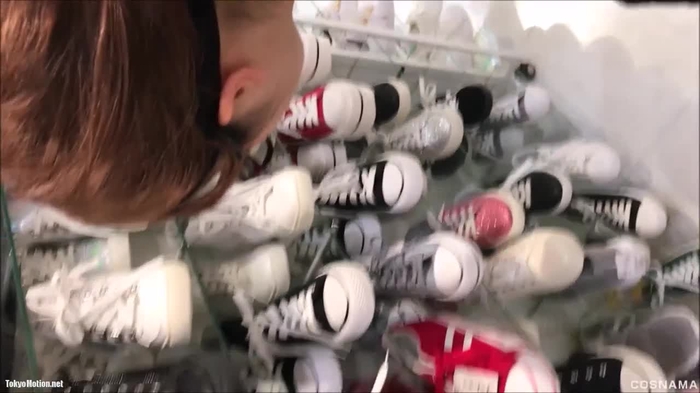 【盗撮動画】某店舗で胸元丸見えJDに出くわした俺、幸運に震えながら胸チラ盗撮