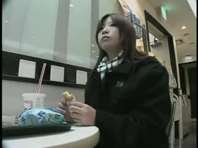 個人撮影 制服少女を連れ回してハメ撮りしてる映像。