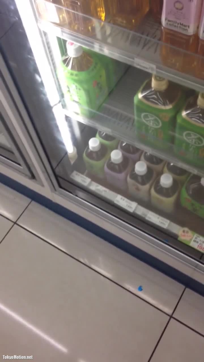 クラブ帰りのパリピギャルパンチラ