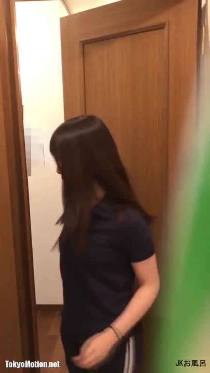 美少女の秘蔵入浴