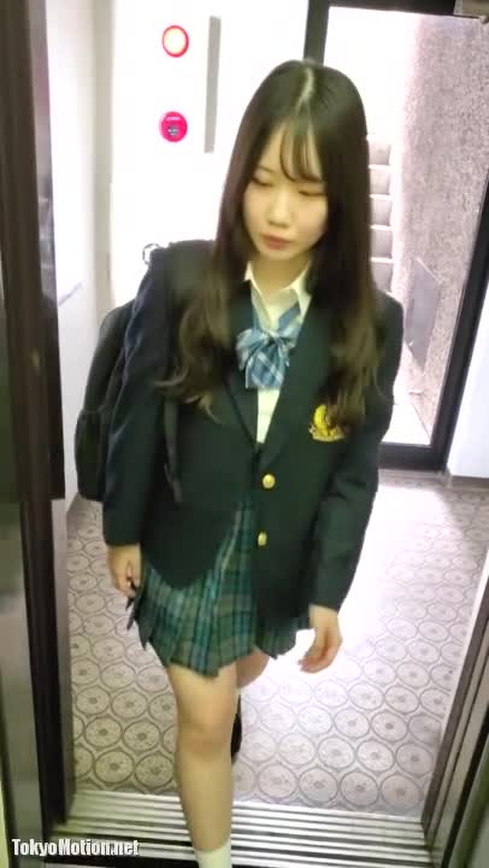 制服逆さ