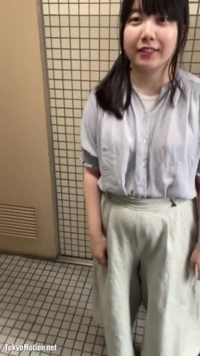 ロリ顔JDのフェラチオ