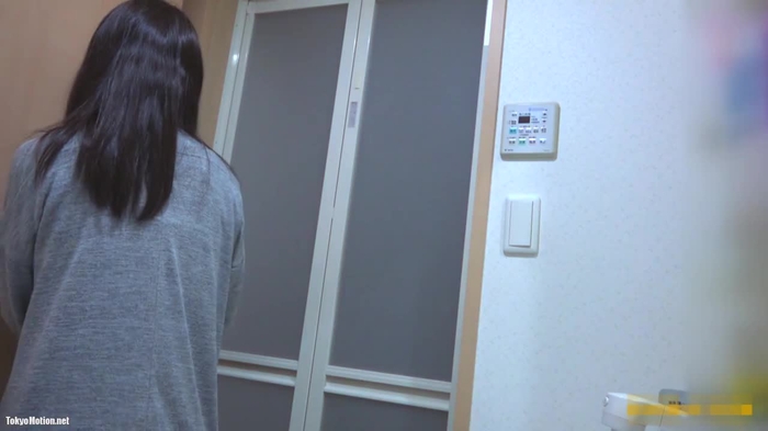 黒髪清楚な若い女の子