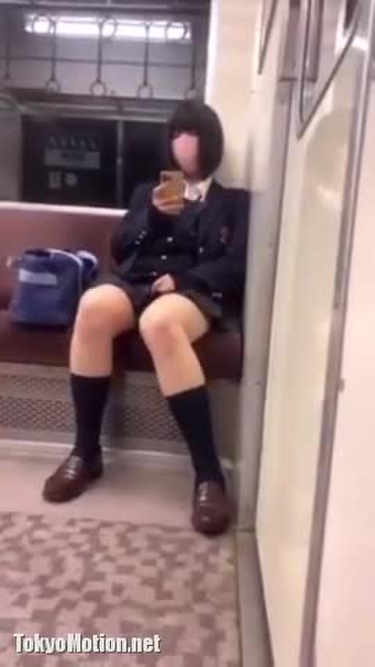 電車 盗撮 パンチラ JK