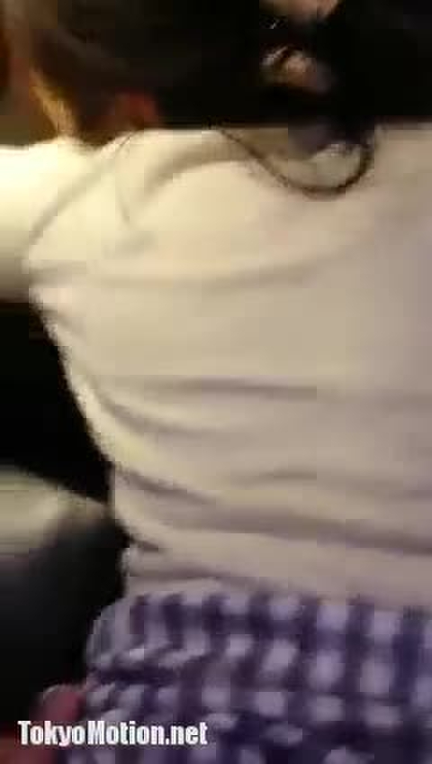 バックで中出し