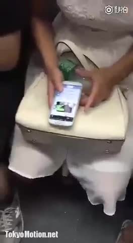 盗撮された瞬間