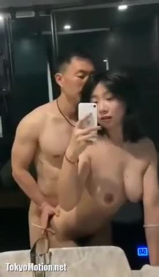 スマホ個人撮影 社会人カップル★ラブホの鏡台でハメ自撮りしてみた巨乳OL彼女w