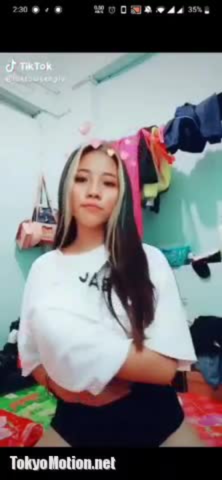 ライブチャット 美乳丸出し 1