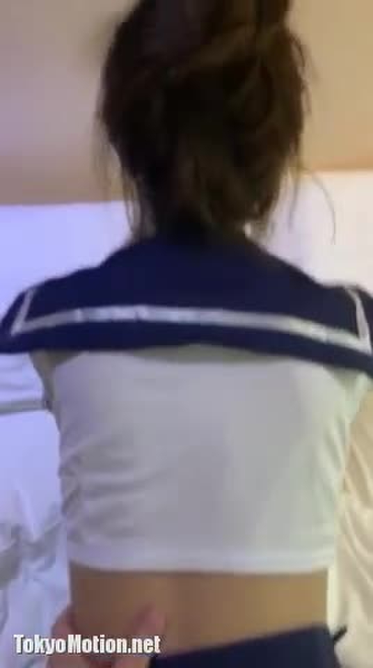 ハメ撮り 制服少女とバックで 【アジア】