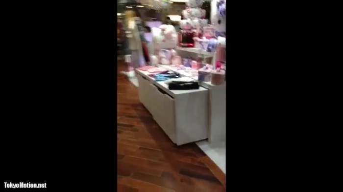ギャル店員 逆さ撮り