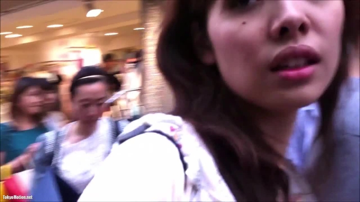 お姉さん逆さ撮り3