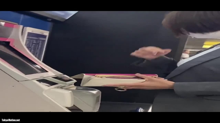 パンストが裂けたむっちりOLTバック