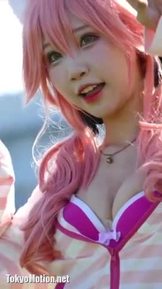 コスプレ 胸チラ