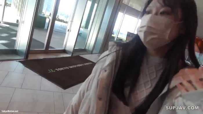 スマホ個人撮影 童顔専門学生(20)と公園デート→ホテルでパイパンまんこに中出し！(顔出し)